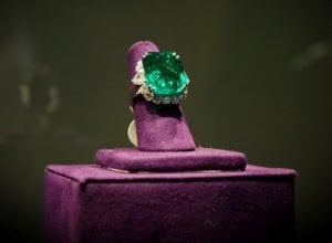 liz_taylor_emerald_ring_0.jpg