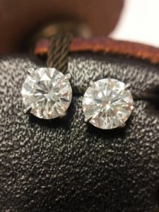 new_studs_055.jpg new_studs_055.jpg