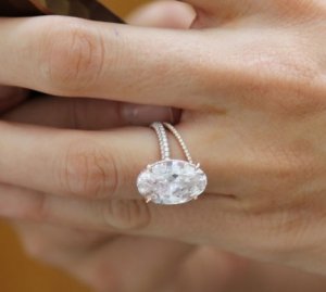 blake-lively-s-engagement-and-wedding-ring.jpg