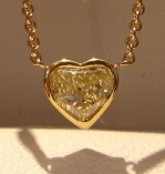 diamond_yellow_dbty_necklace1_1_1.jpg