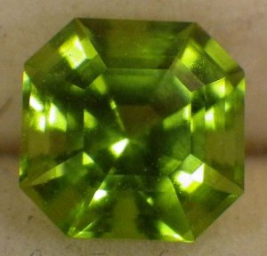 peridotcloseup1.jpg