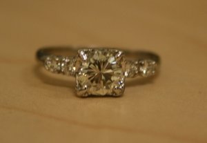 vintage_ring_pic1.jpg vintage_ring_pic1.jpg