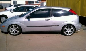 2000fordfocus.jpg