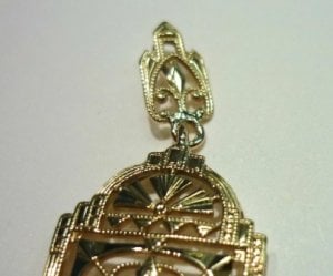 12_seller_pendant.jpg