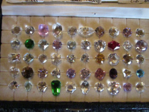 facet-box-stones-2.png