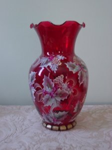 holly_glass_vase.jpg