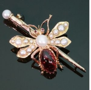 victorian_bee_brooch.jpg