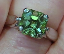 mint_green_peridot.jpg mint_green_peridot.jpg