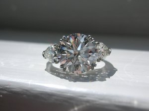 kristydarling_3stone_prongs.jpg