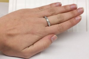 french-cut_handshot.jpg