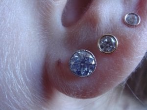 graduated_earrings_with_fluor_.jpg