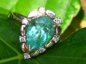 emerald_pear2.jpg