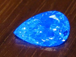 diamond_pear_fluorescence_1_1.jpg