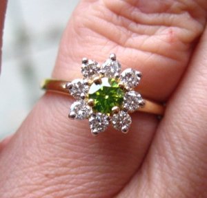 diamond_green_close_0.jpg