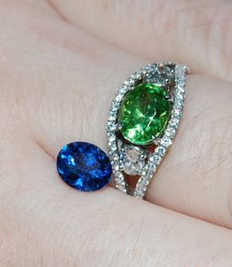 kiz-bluesapphire3.jpg kiz-bluesapphire3.jpg