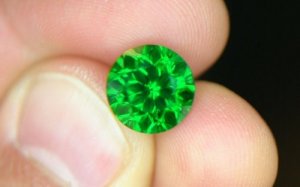 garnet-demantoid-2.jpg garnet-demantoid-2.jpg