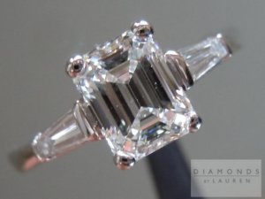 r3185-emerald-cutring-d.jpg