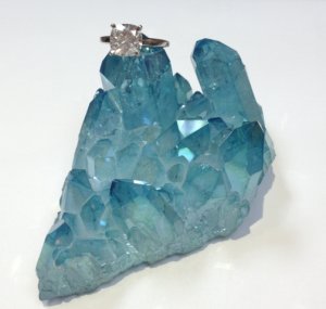 diamondbluecrystal.jpg diamondbluecrystal.jpg