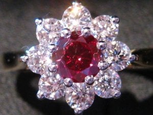 red_diamond_flower_0.jpg