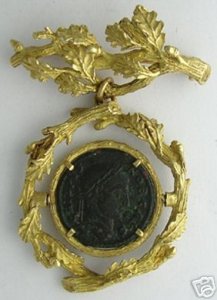 18k_green_gold_pendant.jpg