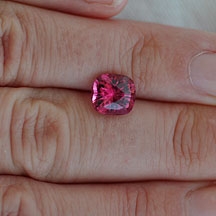 tourmaline_rub_hand.jpg tourmaline_rub_hand.jpg