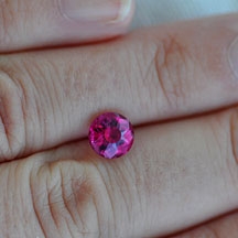 tourmaline_rnd_rub_hand.jpg