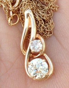 db_yg_pendant_1.jpg db_yg_pendant_1.jpg