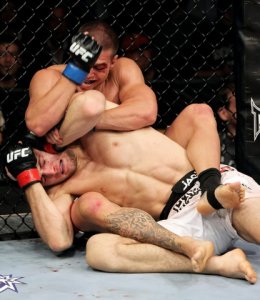 02_ufc118_soto_osipczak_02.jpg