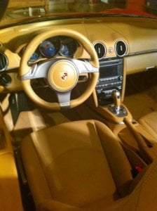 boxsterinsidelr.jpg