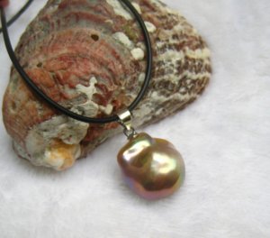 16mm_rainbow_luster_freshwater_pearl.jpg