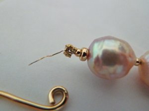 broken_pearl_clasp.jpg