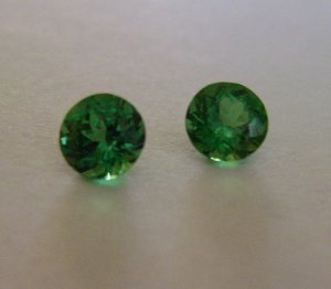 tsavorite_5mm_005.jpg