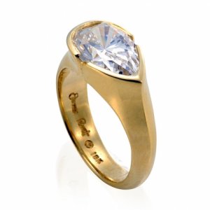 pear-tulip-yellowgold-wht-800.jpg