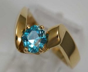 BlueZirconRing1Small72.jpg