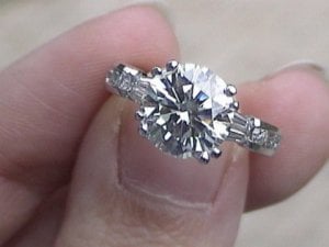 GusLik E-ring in Verragio Setting #0184 -3.jpg