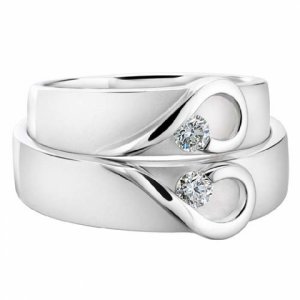 half_heart_wedding_rings.jpg