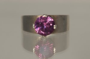 lab-alexandrite-incandescent.jpg