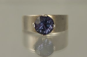 lab-alexandrite-fluorescent.jpg