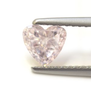 light-pink-heart-diamond-51918.jpg
