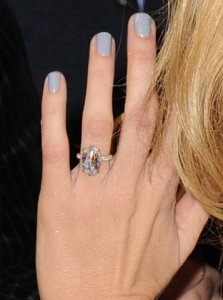 blake_lively_hand_0.jpg