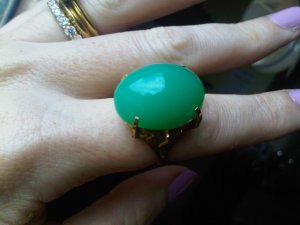 chrysoprase_ring_1_resized.jpg