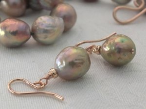 medium_multicolour_metallic_bronzey_ripple_freshwater_pearl_necklace_2.jpg