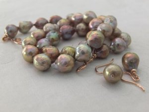 medium_multicolour_metallic_bronzey_ripple_freshwater_pearl_necklace_set_1.jpg