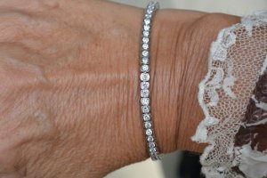 cmsdiamondbracelet3.jpg