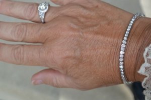 cmsdiamondbracelet4.jpg