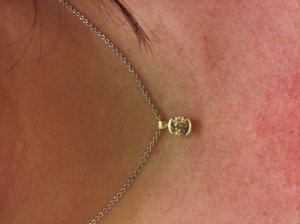bi_color_sapphire_pendant.jpg