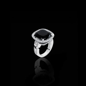 canturi-metropolis-blacksapphirering_0.jpg