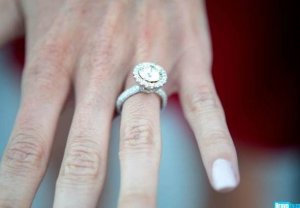 bravo_milliondollarlistingla_joshaltman_fiance_heather_engagementring_2.jpg