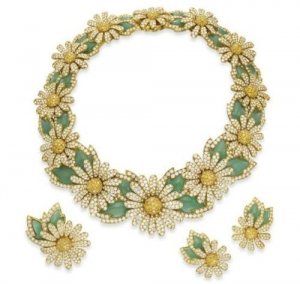taylor_vca_daisy_collar.jpg
