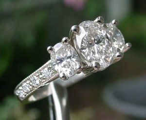 oval 3 stone.jpg